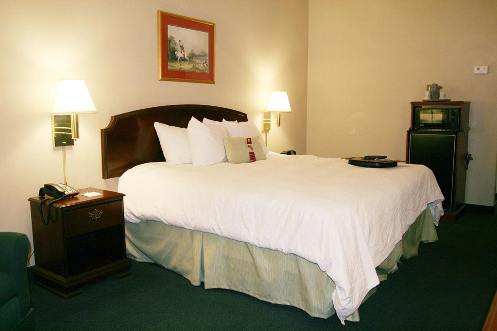 Hampton Inn & Suites Florence Center Номер фото