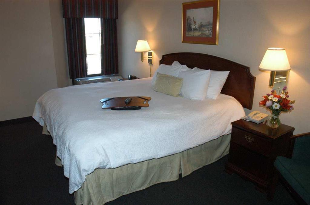 Hampton Inn & Suites Florence Center Номер фото